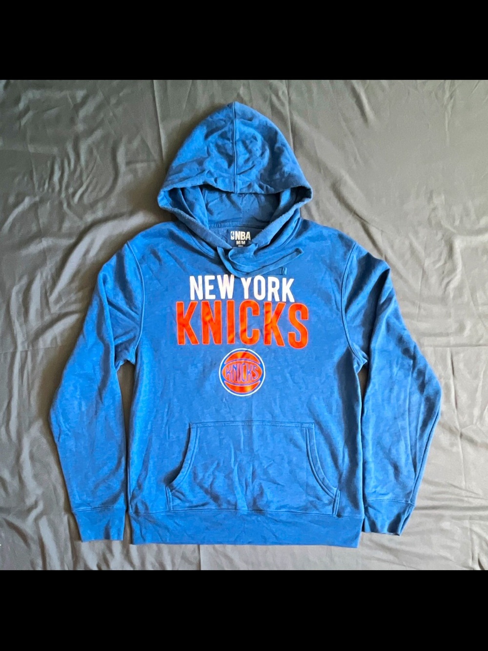 NBA New York Knicks Men's Pullover Hoodie Sweatshirt Size M Blue Orange White